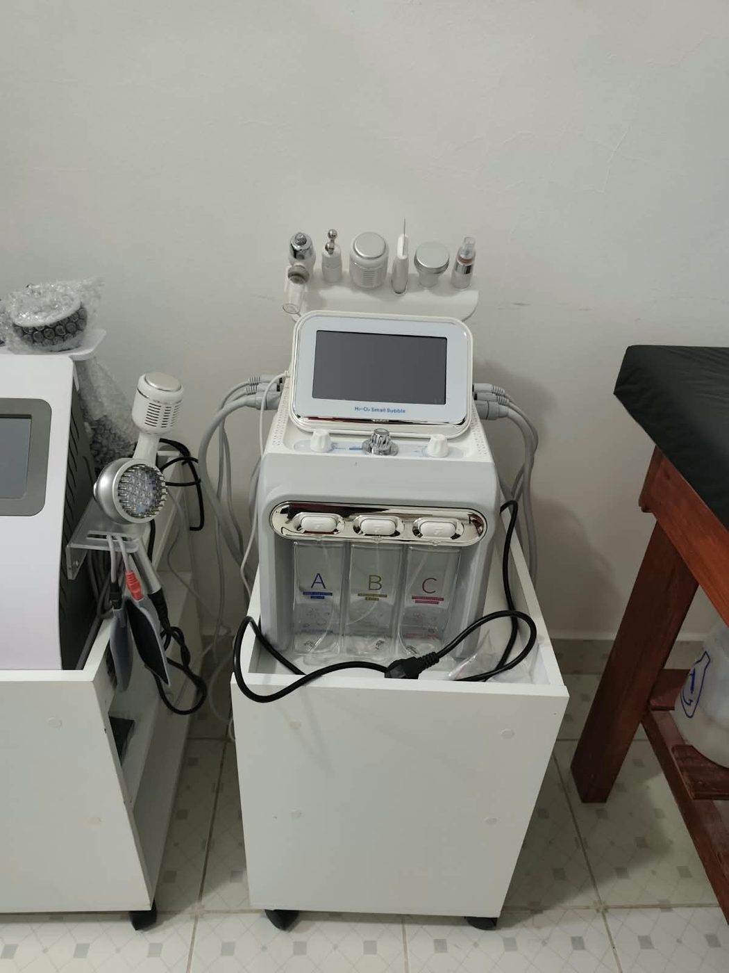 Equipamiento de medicina estética del consultorio